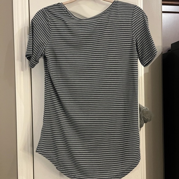 Old navy shirt - Picture 2 of 4